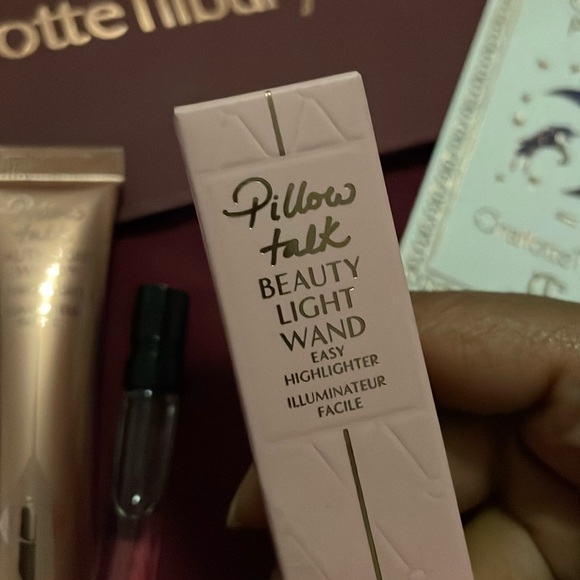 Charlotte Tilbury BEAUTY LIGHT WAND PILLOW TALK MEDIUM SET - Picture 4 of 16